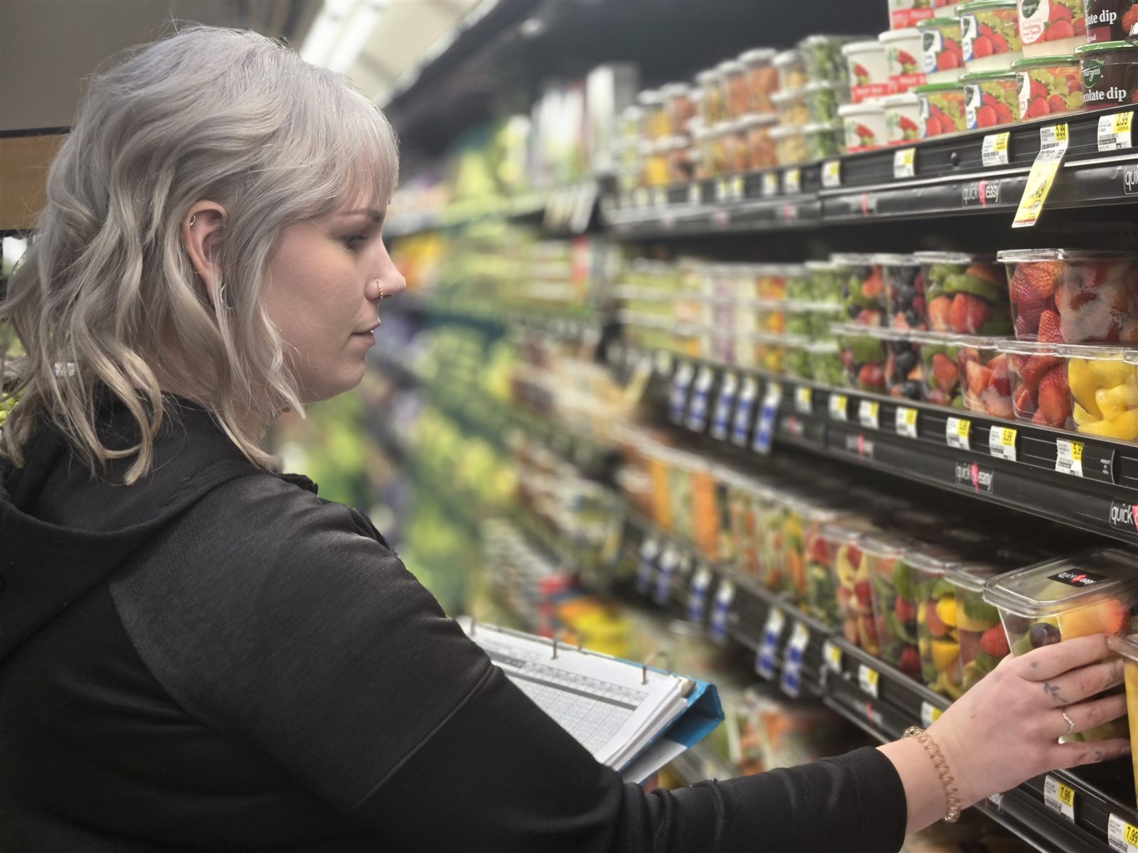 UFCW Local 663 member working in a grocery produce department