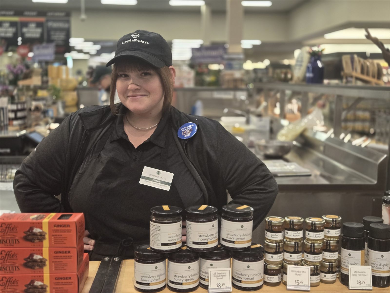 UFCW Local 663 member working in a grocery deli